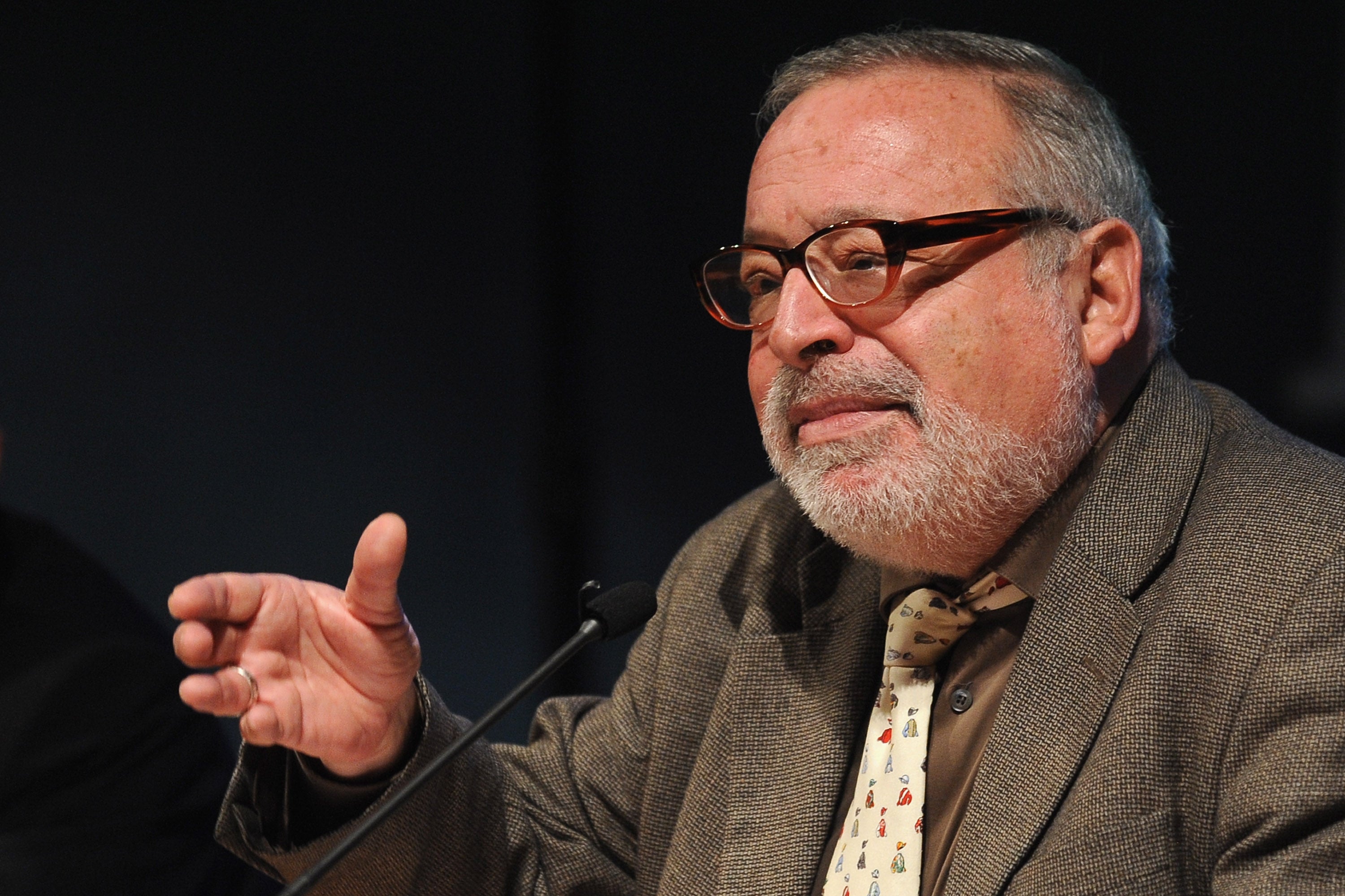 Fernando Savater: "El terrorismo no se somete tomando medidas de buen corazón, hay que tratarlos como terroristas" Fernando Savater: "El terrorismo no se somete tomando medidas de buen corazón, hay que tratarlos como terroristas"