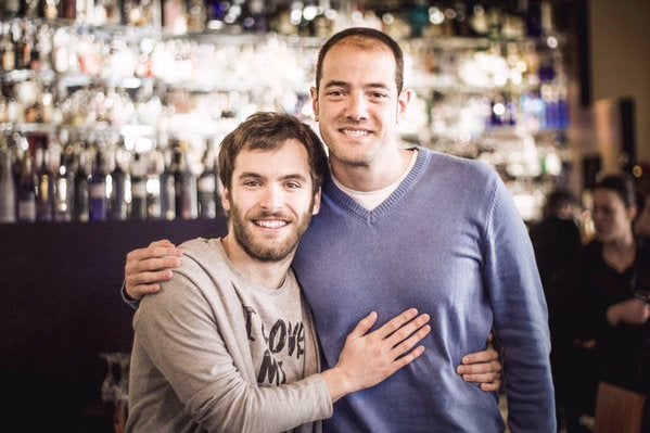Ricardo Gómez es el primero en tomarse el café de Al Primer Toque Ricardo Gómez es el primero en tomarse el café de Al Primer Toque