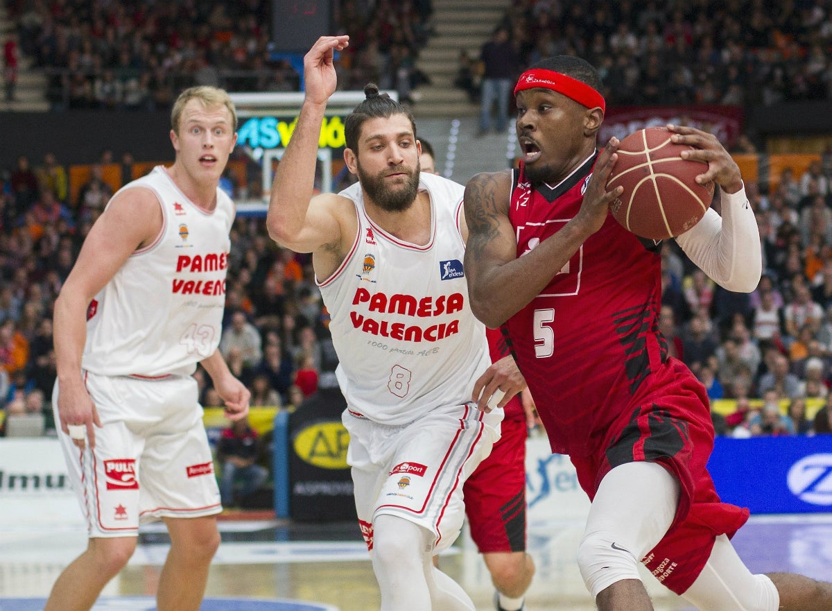 Baloncesto: El Valencia sigue acumulando triunfos y el Real Madrid pierde la estela Baloncesto: El Valencia sigue acumulando triunfos y el Real Madrid pierde la estela