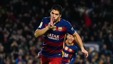 Luis Suárez celebra su 'hat trick' ante el Athletic Luis Suárez celebra su 'hat trick' ante el Athletic