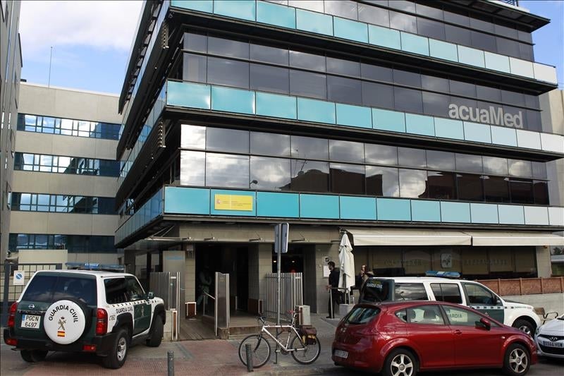 Trece detenidos, uno de ellos en Valencia, por el fraude de contratos en Acuamed Trece detenidos, uno de ellos en Valencia, por el fraude de contratos en Acuamed