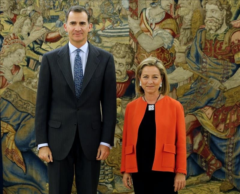 El Rey completa su primer día de consultas tras recibir a Ana Oramas, de Coalición Canaria El Rey completa su primer día de consultas tras recibir a Ana Oramas, de Coalición Canaria