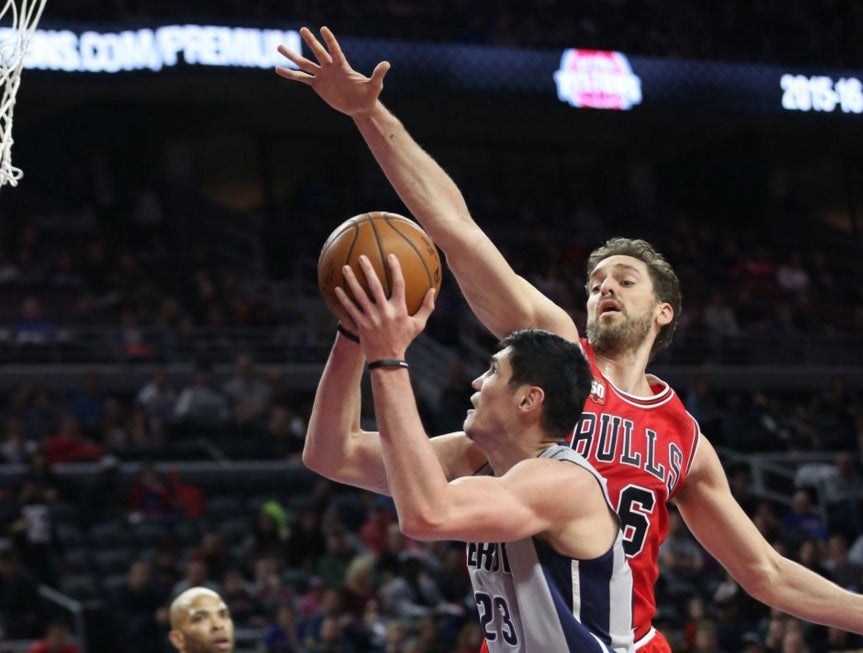 Pau Gasol se exhibe y los Chicago Bulls vencen a los Pistons Pau Gasol se exhibe y los Chicago Bulls vencen a los Pistons