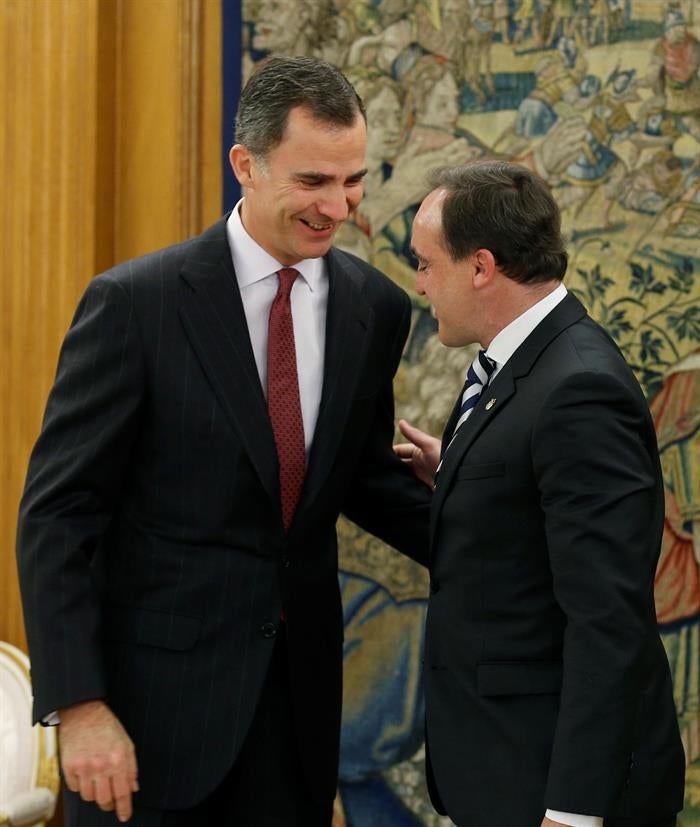 Felipe VI continúa su ronda de consultas con Compromís, Comú-Podem y Ciudadanos Felipe VI continúa su ronda de consultas con Compromís, Comú-Podem y Ciudadanos