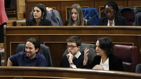 Pablo Iglesias, Íñigo Errejón y otros miembros de Podemos en el Congreso Pablo Iglesias, Íñigo Errejón y otros miembros de Podemos en el Congreso