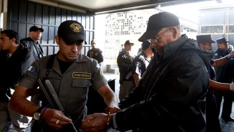 Procesan a 11 militares en Guatemala.