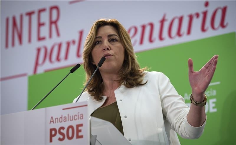 Susana Díaz: "Rajoy no se da cuenta de que está acabado y en su partido lo quieren sacar a empujones" Susana Díaz: "Rajoy no se da cuenta de que está acabado y en su partido lo quieren sacar a empujones"