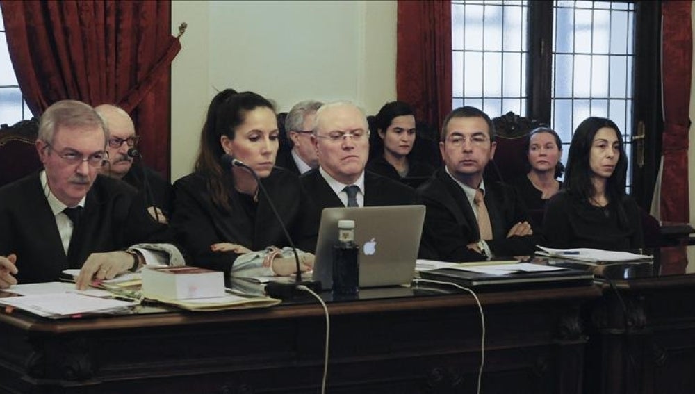 Las tres acusadas durante el juicio por el crimen de Isabel Carrasco en León