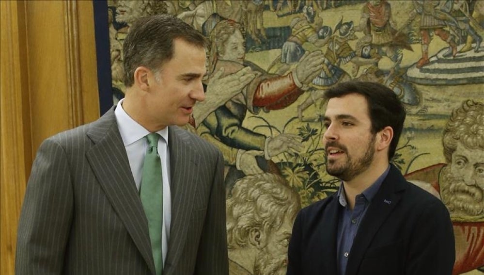 El Rey Felipe VI con Alberto Garzón