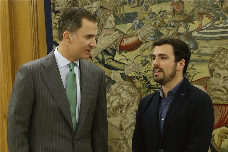 Alberto Garzón mediará entre Sánchez e Iglesias para que gobierne la izquierda Alberto Garzón mediará entre Sánchez e Iglesias para que gobierne la izquierda