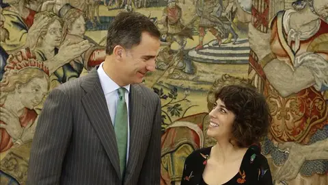 El Rey recibe a la portavoz de En Marea-Podemos Alexandra Fernández El Rey recibe a la portavoz de En Marea-Podemos Alexandra Fernández