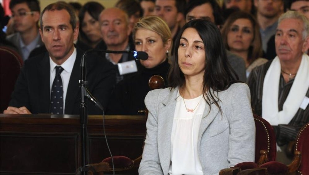 La policía local Raquel Gago, una de las tres acusadas por el crimen de la presidenta de la Diputación de León, Isabel Carrasco