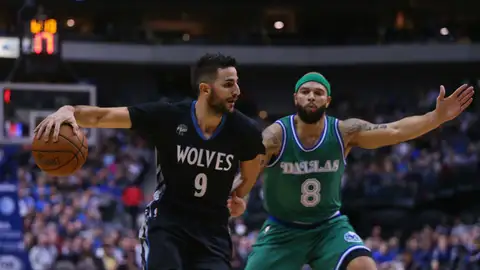 Ricky Rubio, en acción ante Dallas Ricky Rubio, en acción ante Dallas