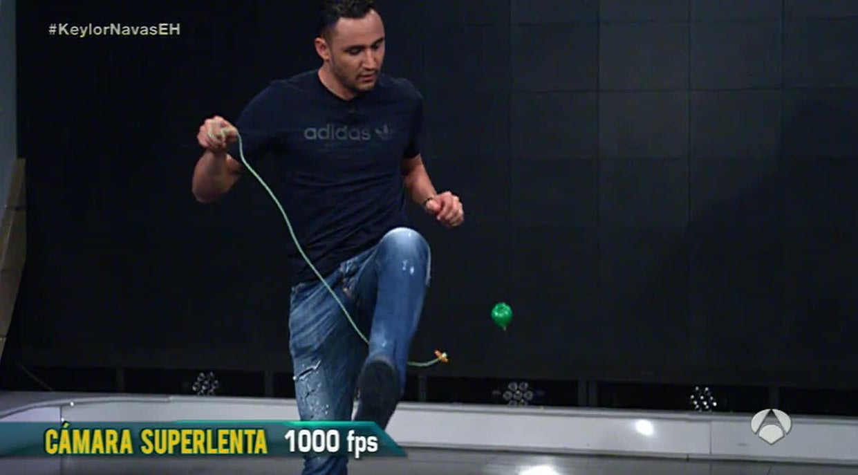 Keylor Navas demuestra su habilidad con la peonza en El Hormiguero Keylor Navas demuestra su habilidad con la peonza en El Hormiguero