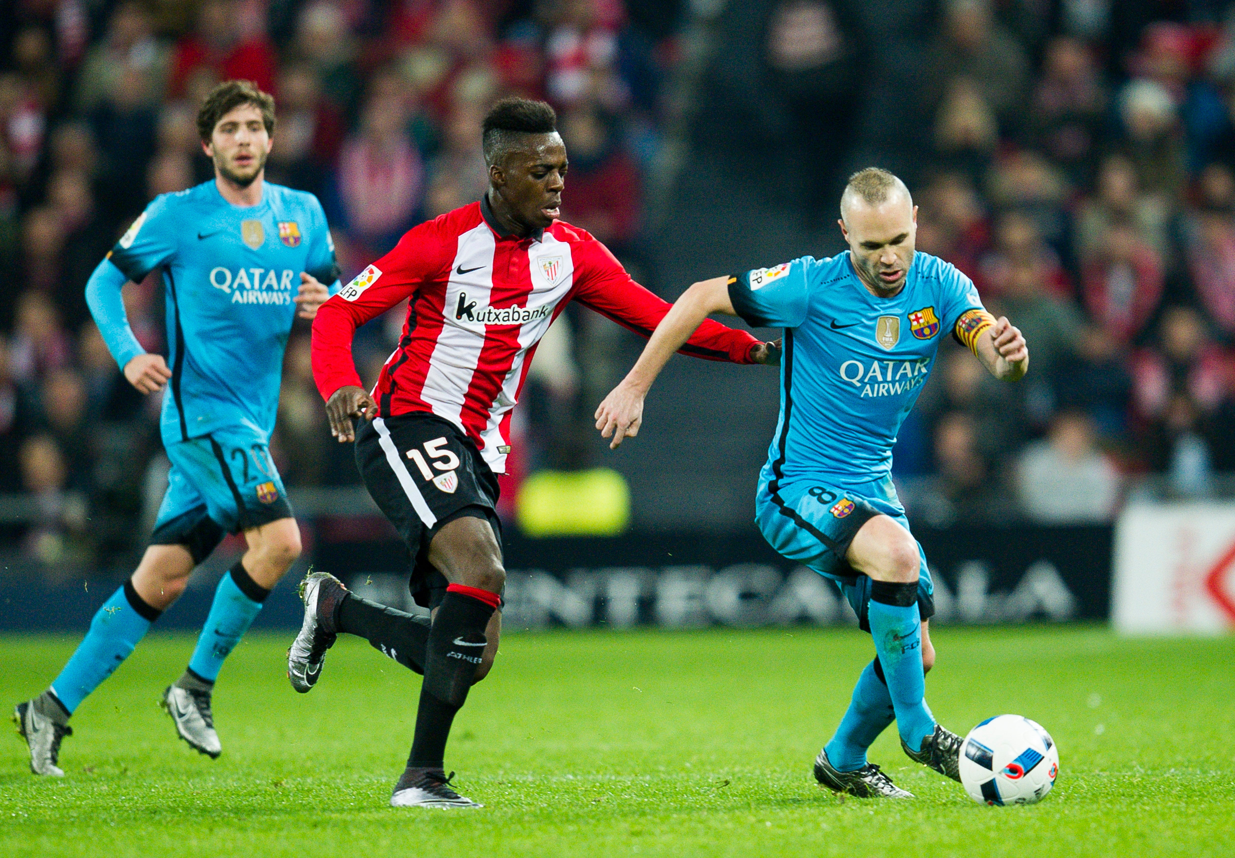 La Liga denuncia los cánticos contra Iniesta en San Mamés La Liga denuncia los cánticos contra Iniesta en San Mamés