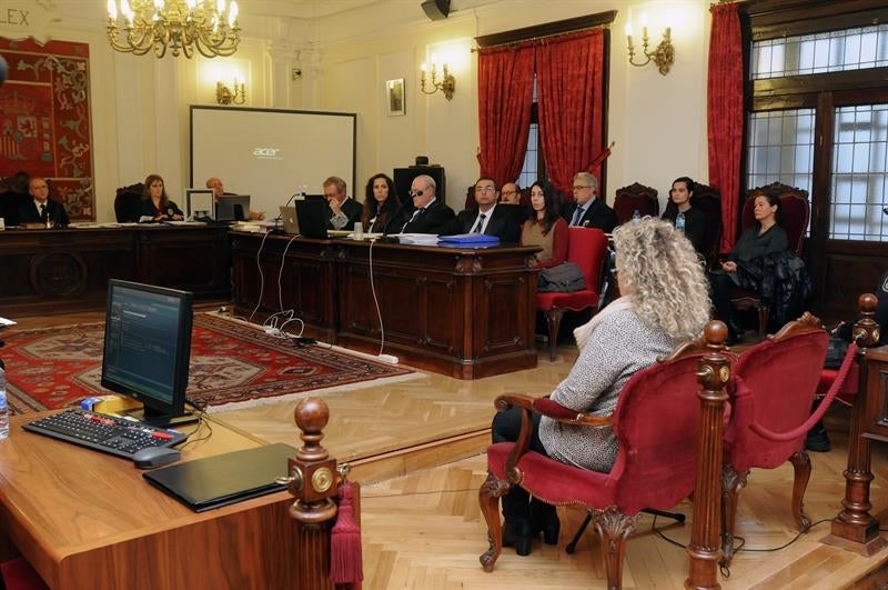 Testigo presencial del crimen de Isabel Carrasco: "Montserrat González no parecía nerviosa" Testigo presencial del crimen de Isabel Carrasco: "Montserrat González no parecía nerviosa"