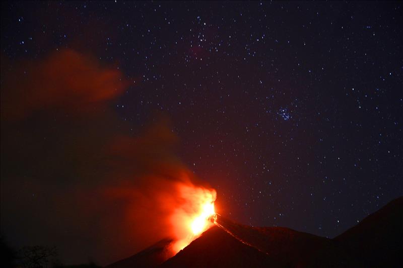 Cierran el aeropuerto de Ciudad de Guatemala por erupción del volcán de Fuego Cierran el aeropuerto de Ciudad de Guatemala por erupción del volcán de Fuego