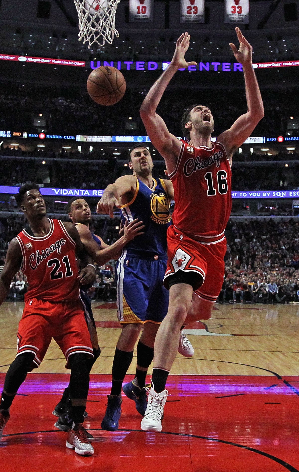 Los Warriors aplastan a los Bulls en la peor noche de Pau Gasol Los Warriors aplastan a los Bulls en la peor noche de Pau Gasol