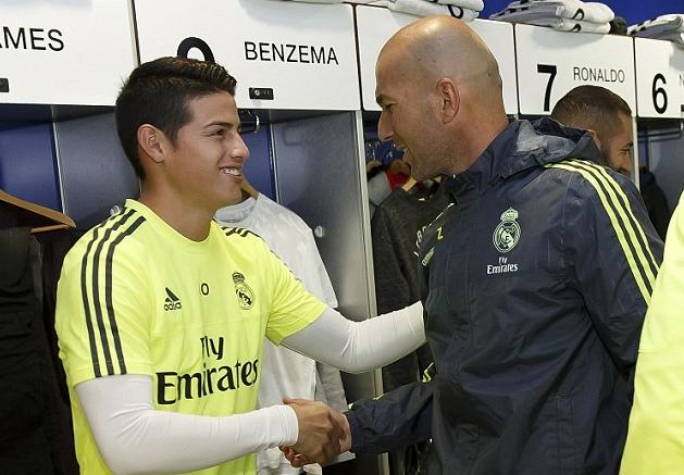 Problemas físicos de James en el debut de Zidane en Champions Problemas físicos de James en el debut de Zidane en Champions