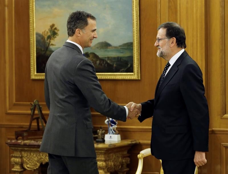 El Satiricón: "Felipe VI está hasta la coronilla de entrar y salir para investir a tanta pluralidad visitante" El Satiricón: "Felipe VI está hasta la coronilla de entrar y salir para investir a tanta pluralidad visitante"