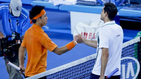 Nishikori saluda a Guillermo Garc&iacute;a L&oacute;pez