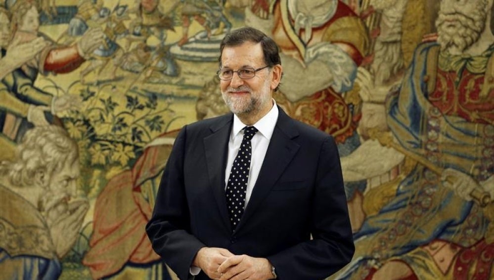 Mariano Rajoy antes de ser recibido por el Rey Felipe VI