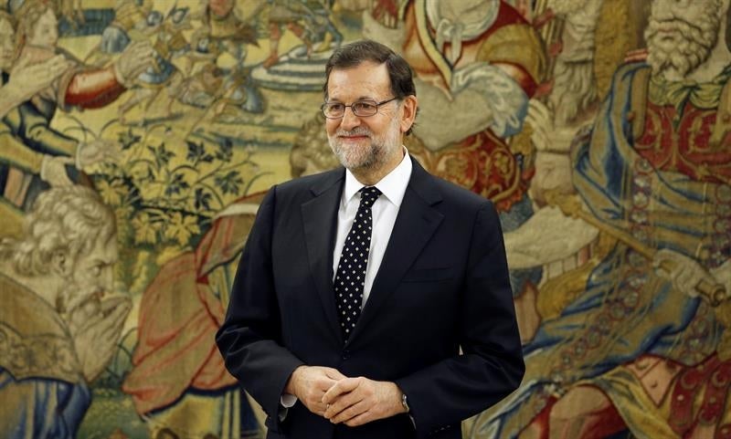 El Epílogo de Julián Cabrera:"Rajoy declina, pero no renuncia y traslada toda la presión a Sánchez" El Epílogo de Julián Cabrera:"Rajoy declina, pero no renuncia y traslada toda la presión a Sánchez"