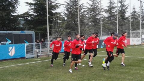 Los jugadores del Atl&eacute;tico se entrenan