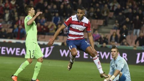 El delantero del Granada Youssef El-Arabi marca su gol, segundo del equipo frente al Getafe
