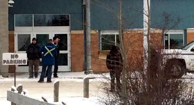 Cuatro muertos en un tiroteo en el interior de una escuela del norte de Canadá Cuatro muertos en un tiroteo en el interior de una escuela del norte de Canadá