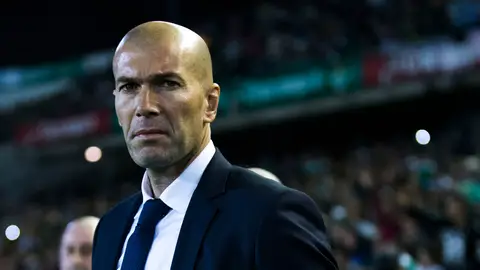 Zinedine Zidane, en el encuentro del Real Madrid frente al Betis Zinedine Zidane, en el encuentro del Real Madrid frente al Betis