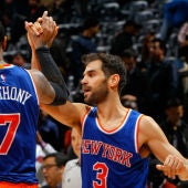 Calderón da la mano a Anthony