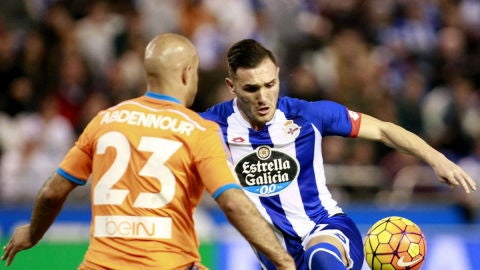 Lucas P&eacute;rez, ante Abdennour