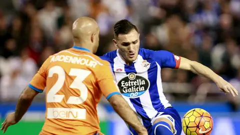Lucas Pérez, ante Abdennour Lucas Pérez, ante Abdennour