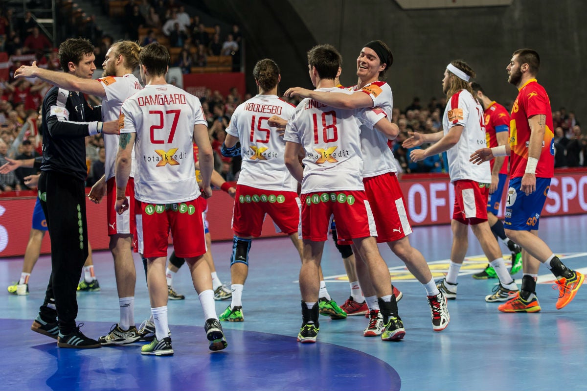 Dinamarca puede con una España que se queda sin margen de error Dinamarca puede con una España que se queda sin margen de error