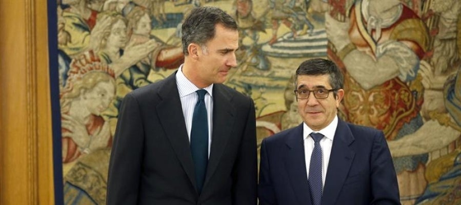 El Rey Felipe VI con el presidente del Congreso, Patxi López El Rey Felipe VI con el presidente del Congreso, Patxi López
