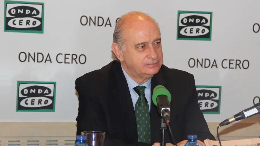 Jorge Fernández Díaz en los estudios de Onda Cero El ministro del Interior, Jorge Fernández Díaz, durante una entrevista en los estudios de Onda Cero