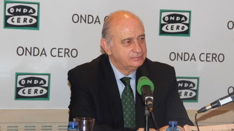 El ministro del Interior, Jorge Fern&aacute;ndez D&iacute;az, durante una entrevista en los estudios de Onda Cero