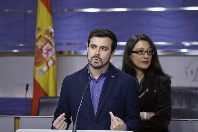 Garzón urge al PSOE a hablar con Podemos y evitar que el bloqueo de la investidura "se eternice" Garzón urge al PSOE a hablar con Podemos y evitar que el bloqueo de la investidura "se eternice"