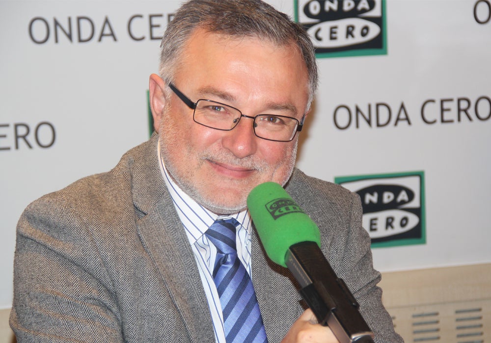 John Müller, a Brad Pitt y Angelina Jolie: "Casar y descasar, muy despacio se ha de pensar" John Müller, a Brad Pitt y Angelina Jolie: "Casar y descasar, muy despacio se ha de pensar"