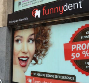 Fachada de una clínica Funnydent Fachada de una clínica Funnydent