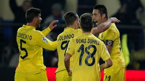 Los jugadores del Villarreal celebran un gol