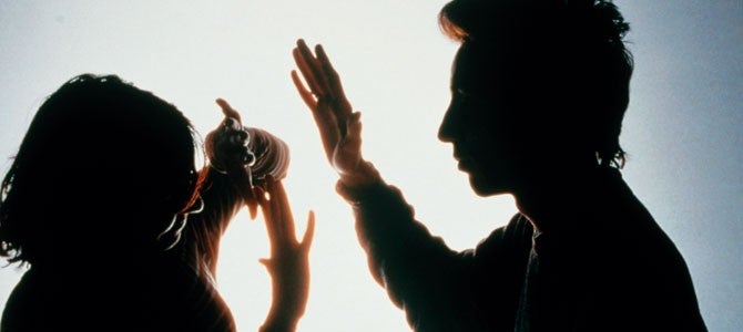 Julia, mujer víctima de malos tratos psicológicos: "Manipula a mis hijos igual que lo hizo conmigo 20 años" Julia, mujer víctima de malos tratos psicológicos: "Manipula a mis hijos igual que lo hizo conmigo 20 años"