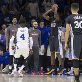 Harrison Barnes tira el triple que daría la victoria a los Warriors ante los Sixers Harrison Barnes tira el triple que daría la victoria a los Warriors ante los Sixers