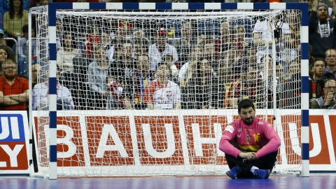 Sterbik, en el suelo