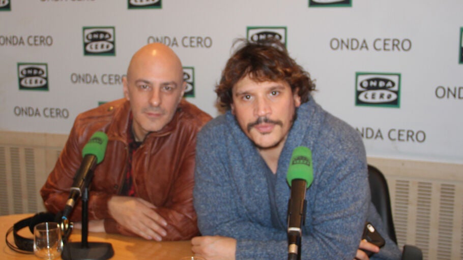 Los actores Sergio Peris Macheta y Roberto &Aacute;lamo en M&aacute;s de uno