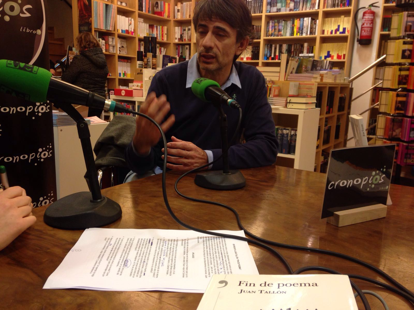 O escritor e xornalista presentou "Fin de Poema" en Cronopios O escritor e xornalista presentou "Fin de Poema" en Cronopios