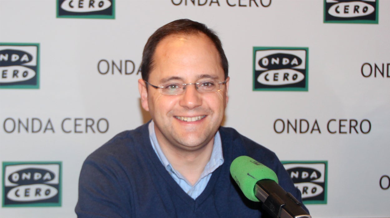 César Luena: "La nueva política nos trae algo tan antiguo como la pinza César Luena: "La nueva política nos trae algo tan antiguo como la pinza