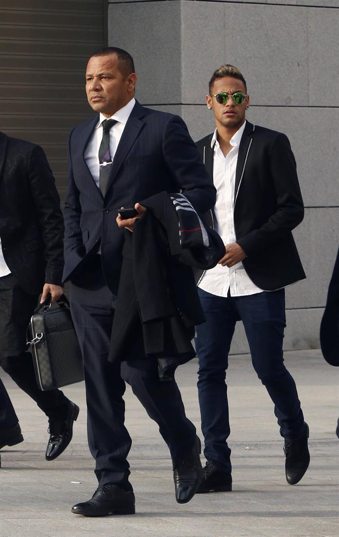 Neymar cuesta más del doble de lo que España gasta contra la pobreza infantil Neymar cuesta más del doble de lo que España gasta contra la pobreza infantil