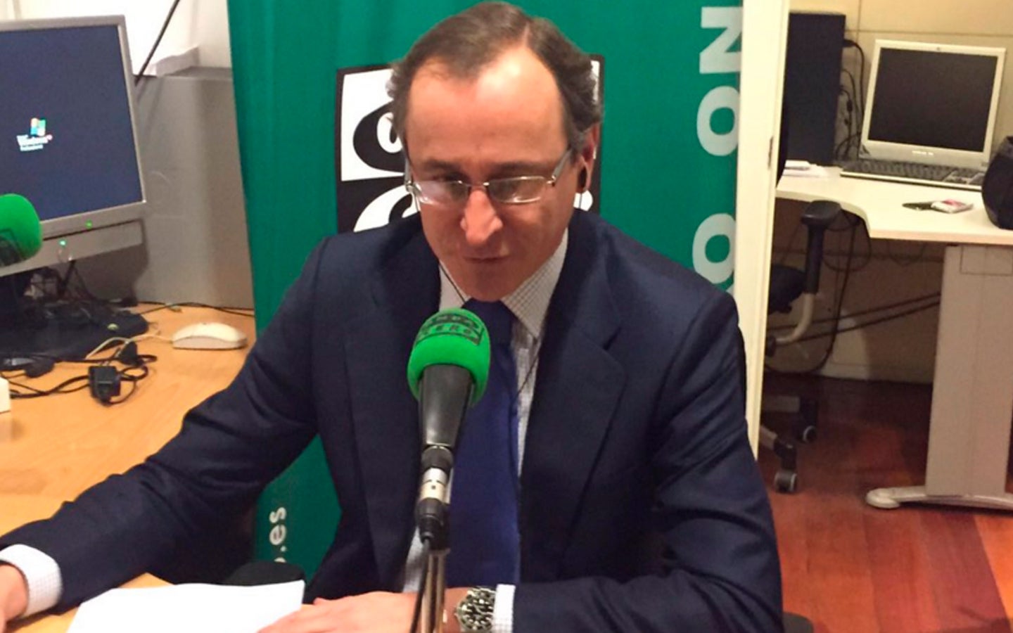 Alfonso Alonso: "Pedro Sánchez va de farol con sus fórmulas de gobierno imposibles" Alfonso Alonso: "Pedro Sánchez va de farol con sus fórmulas de gobierno imposibles"